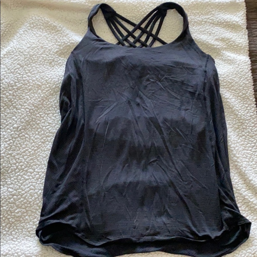 Lululemon workout shirt